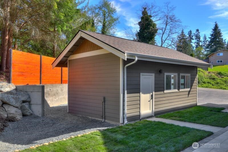 5921 164th Street Property Photo 33