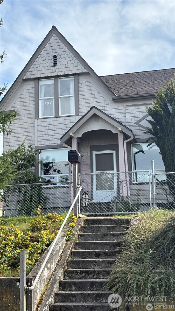 502 E Wright Avenue Property Photo 1