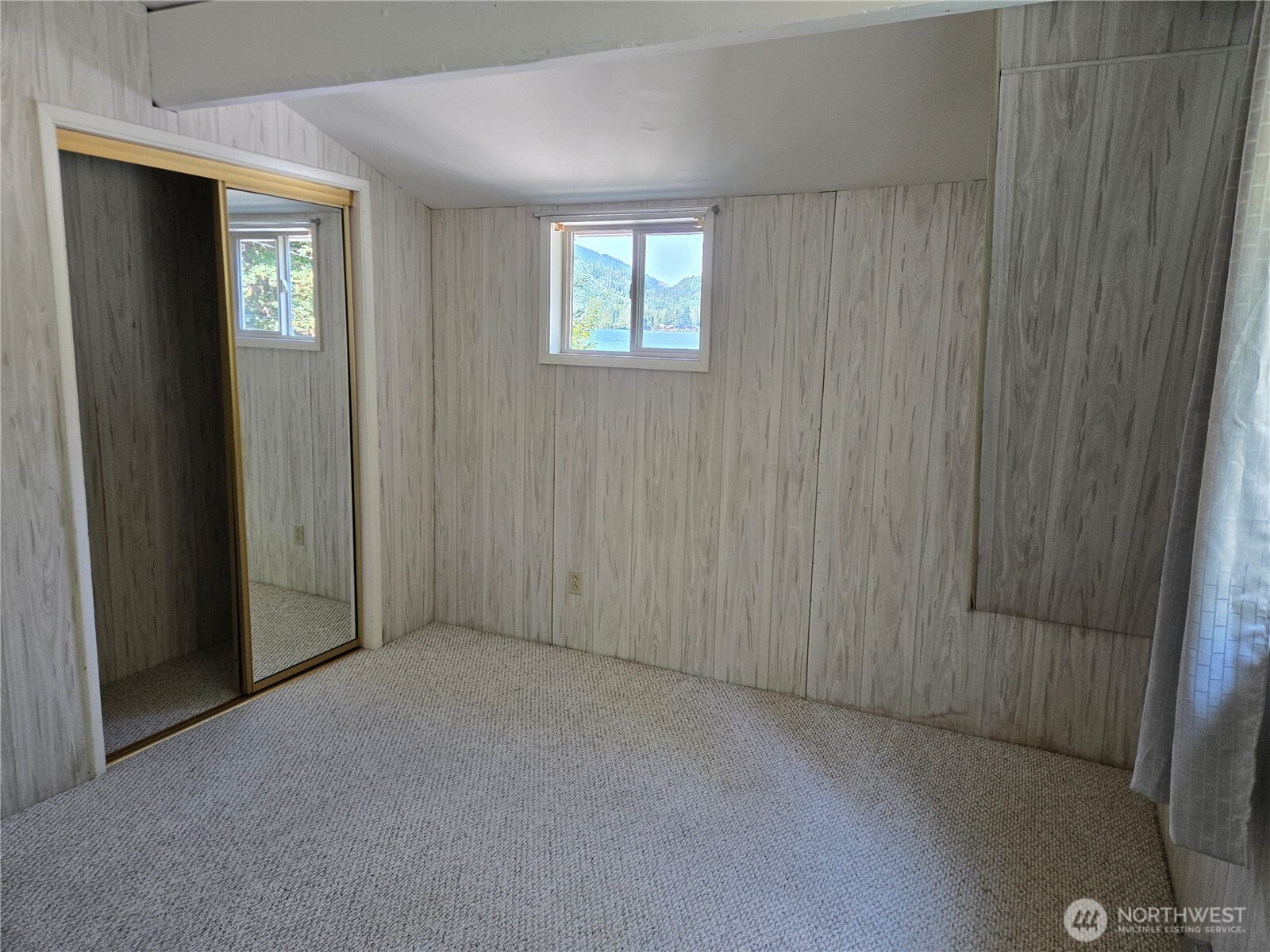 350 Longfellow Road Property Photo 16