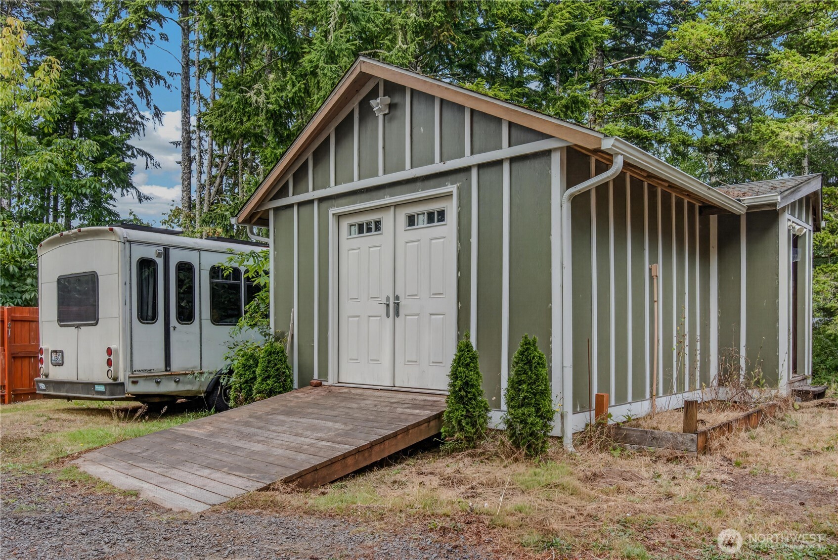 21428 Birch Place Property Photo 7