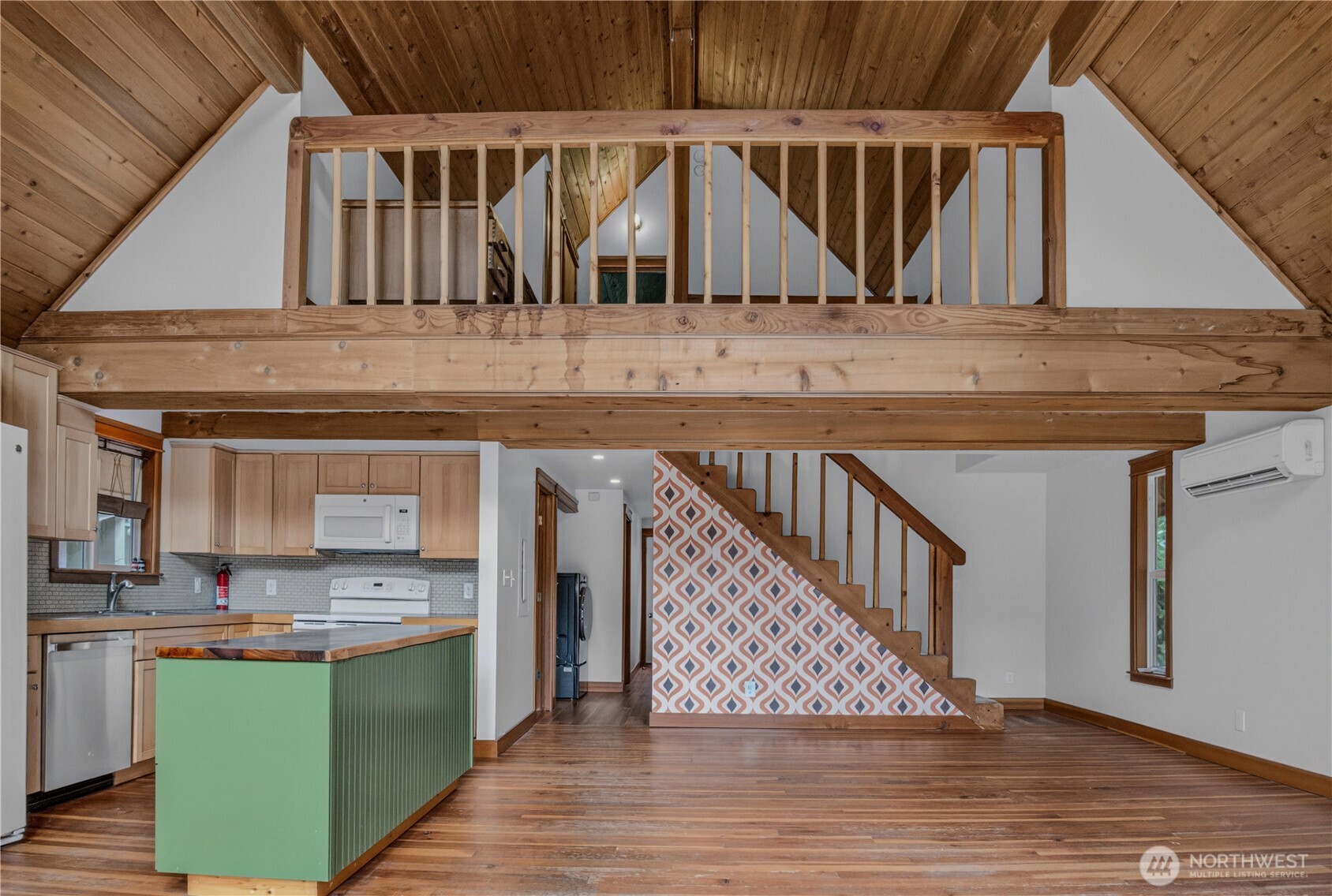 21428 Birch Place Property Photo 12