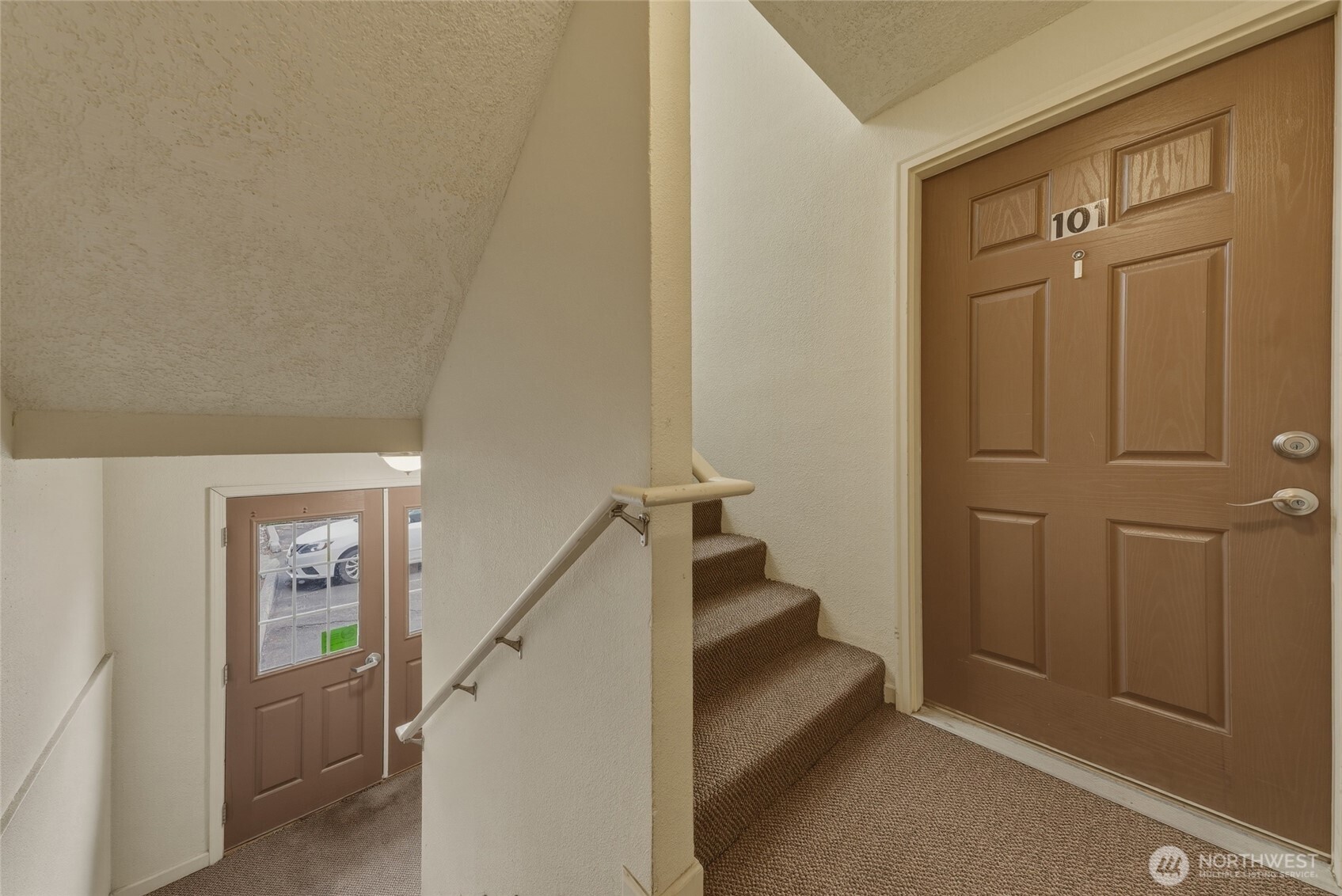 1931 Melrose Street 101 Property Photo 2