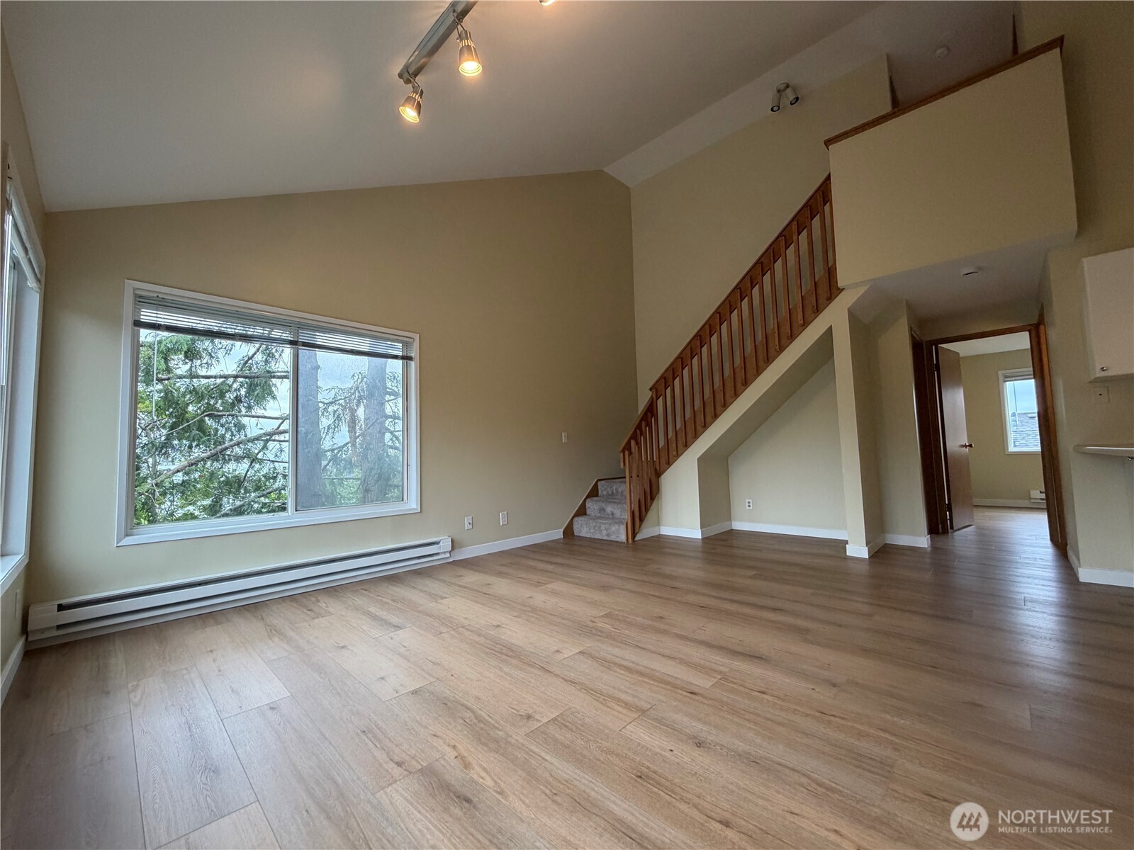 3660 Whitman Avenue Property Photo 24