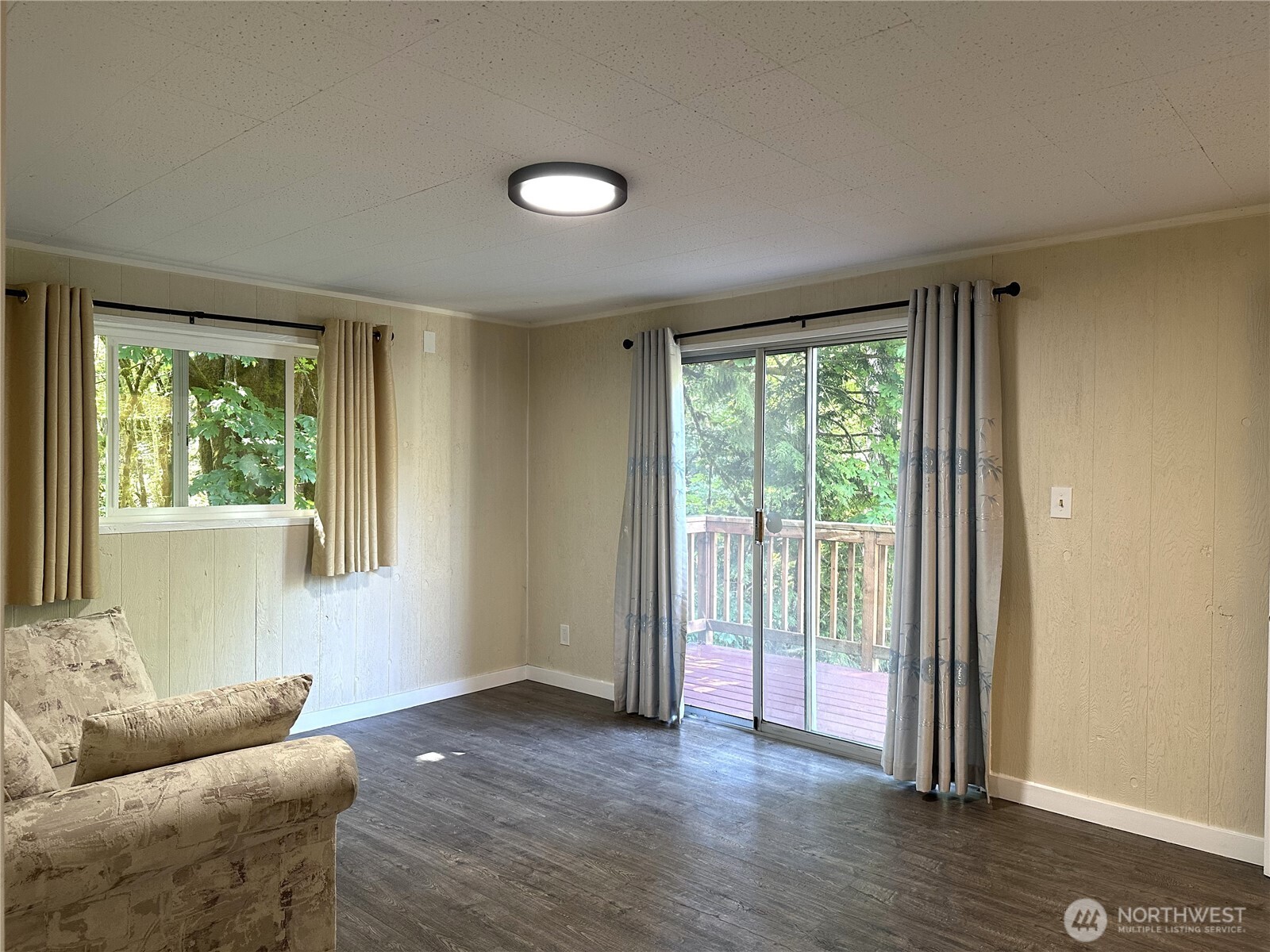161 E Forest Drive Property Photo 9