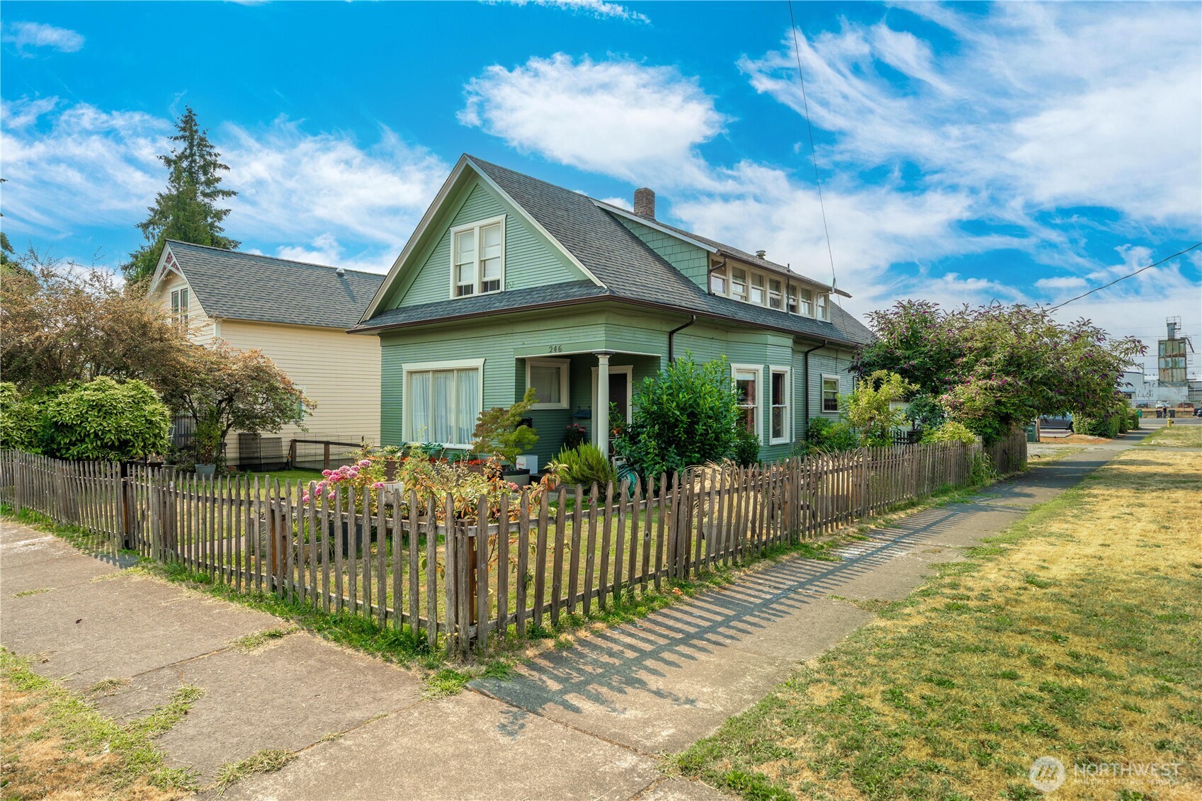 246 4th Avenue Property Photo 31