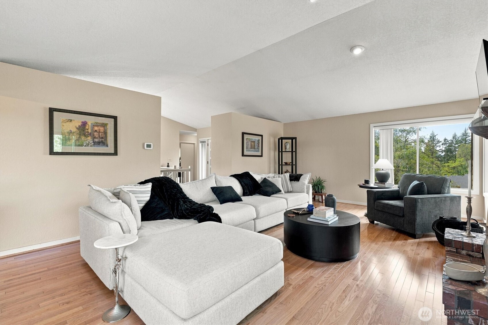2461 Park Hill Drive Property Photo 3