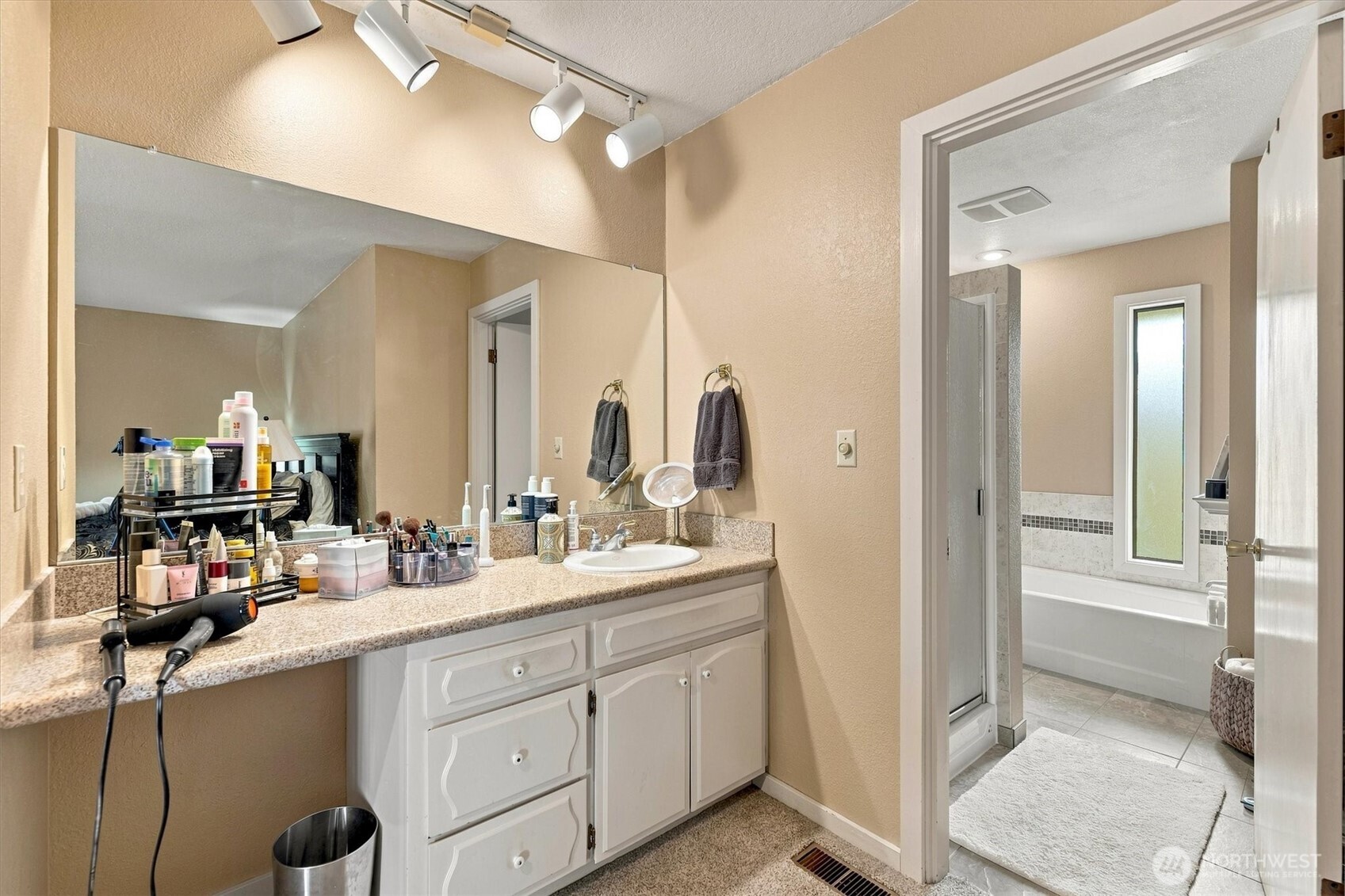 2461 Park Hill Drive Property Photo 17