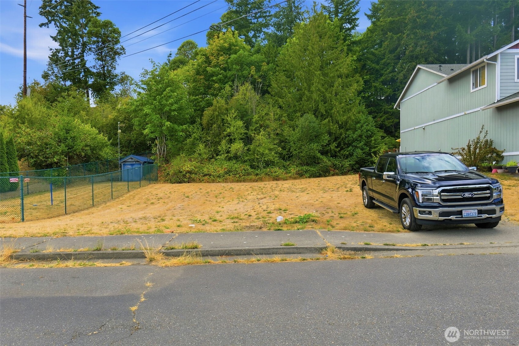 1633 & 1637 Sound Ridge Drive Property Photo 5