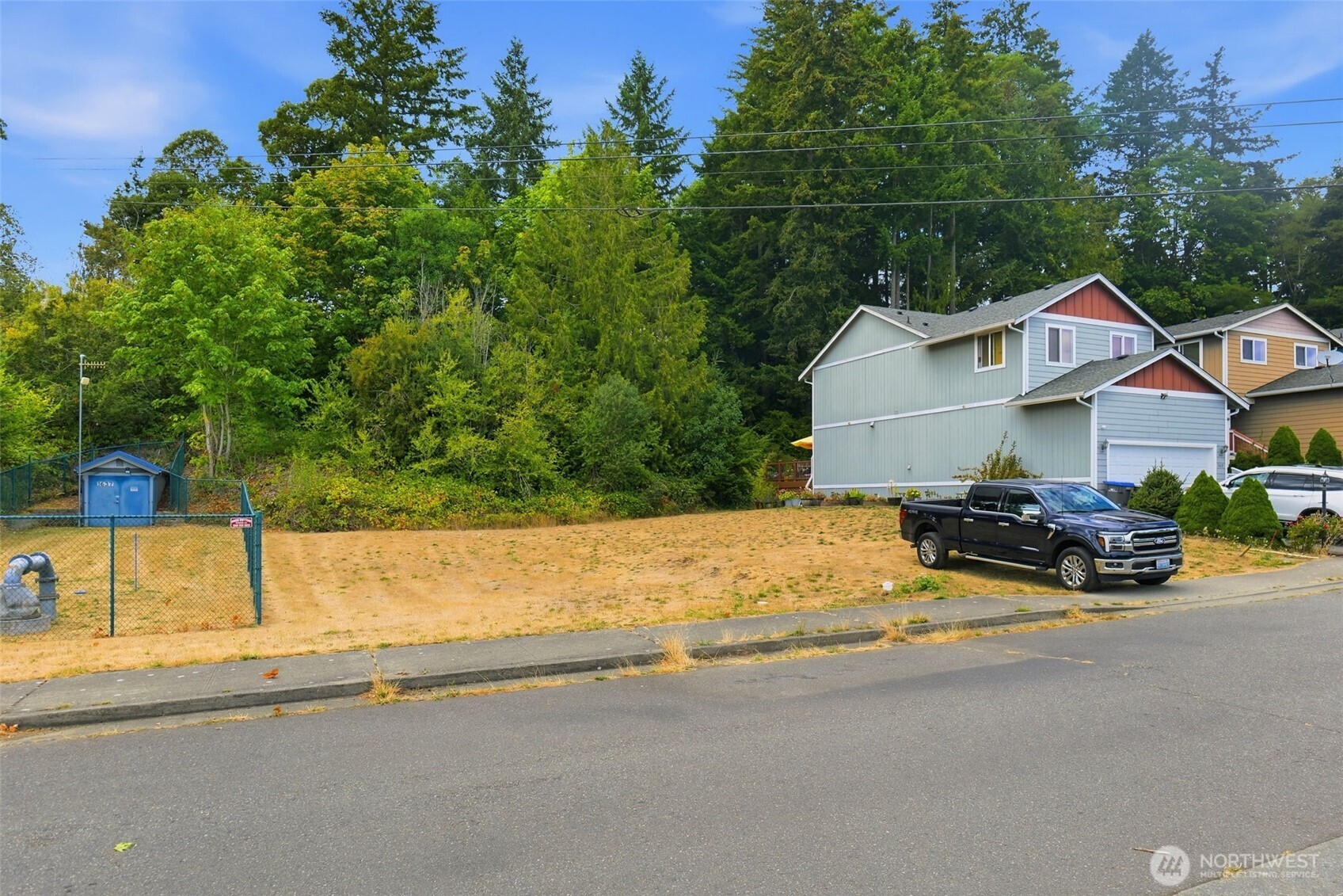 1633 & 1637 Sound Ridge Drive Property Photo 6