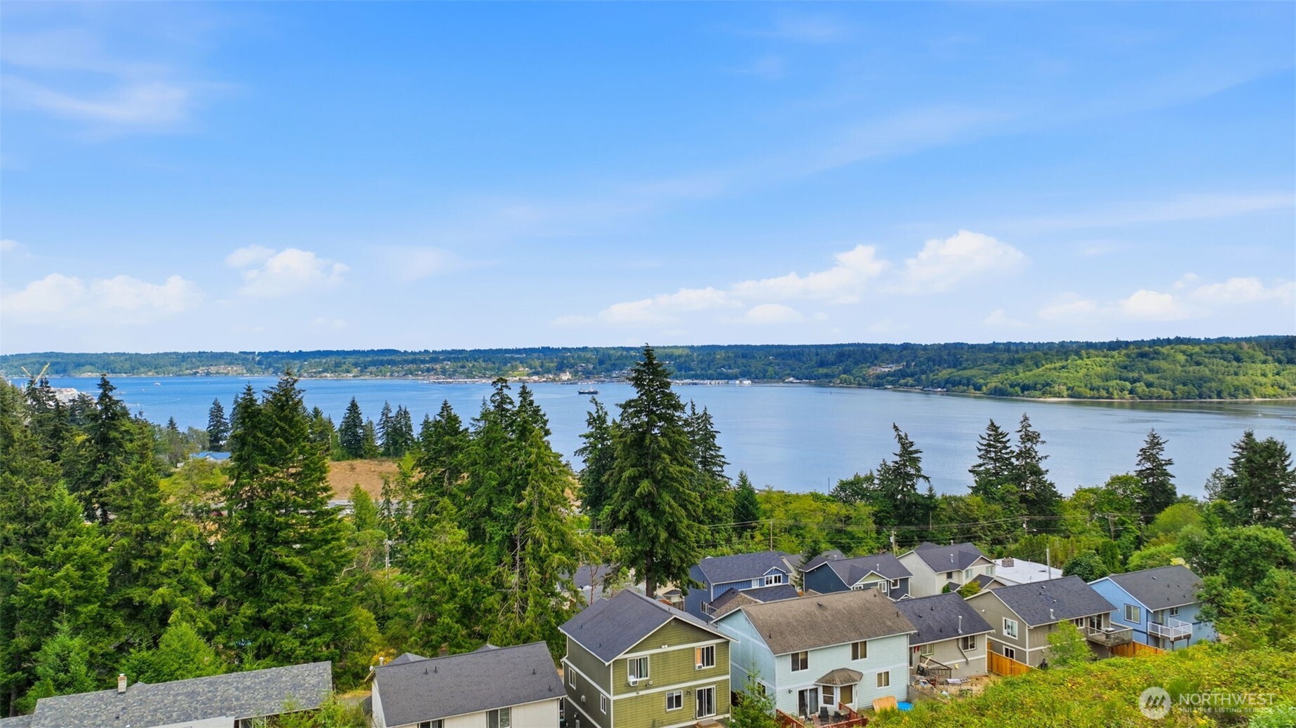 1633 & 1637 Sound Ridge Drive Property Photo 10
