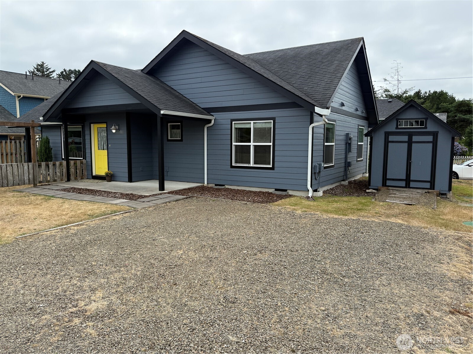 26209 N Place Property Photo 3