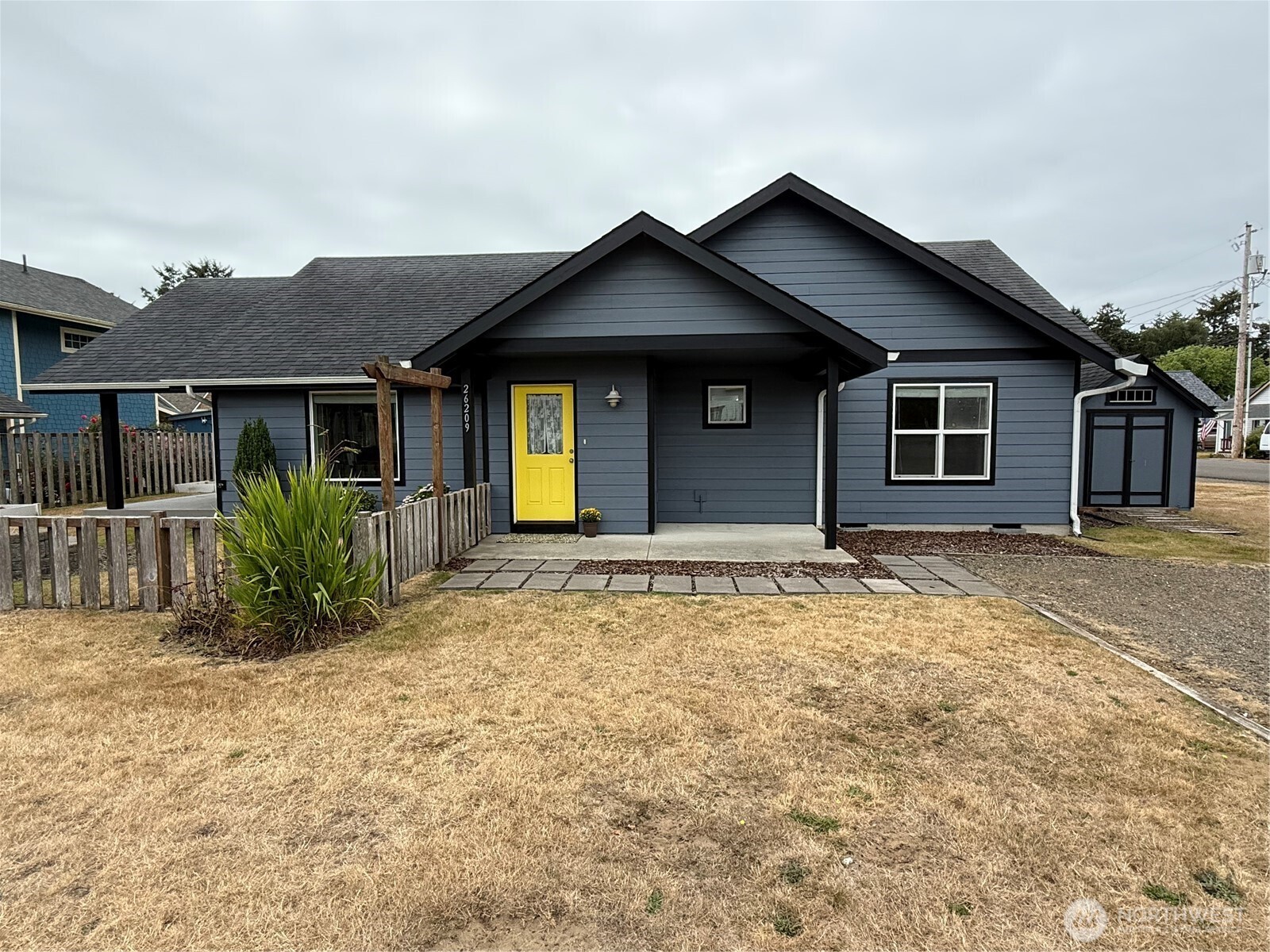 26209 N Place Property Photo 4