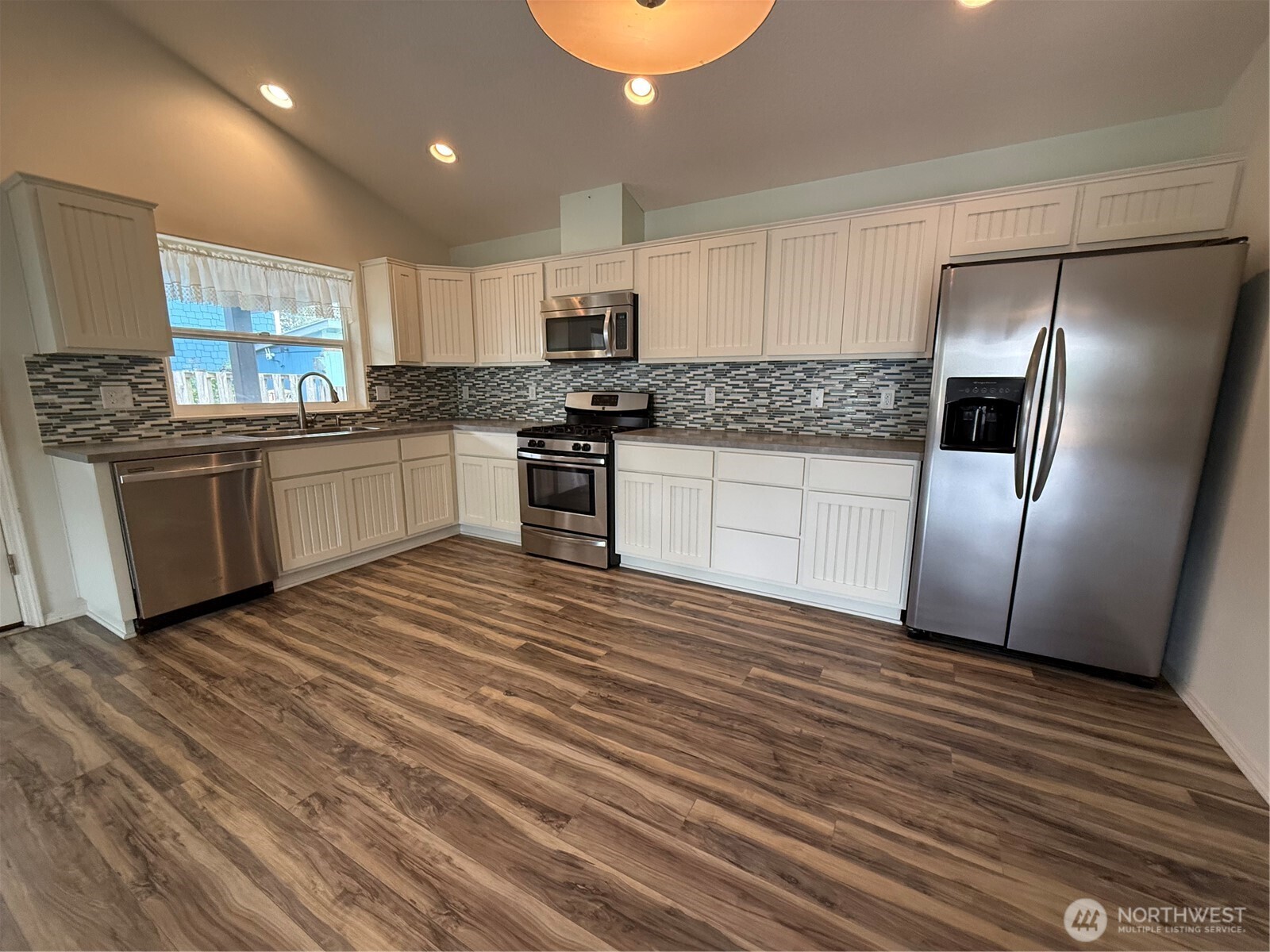 26209 N Place Property Photo 15