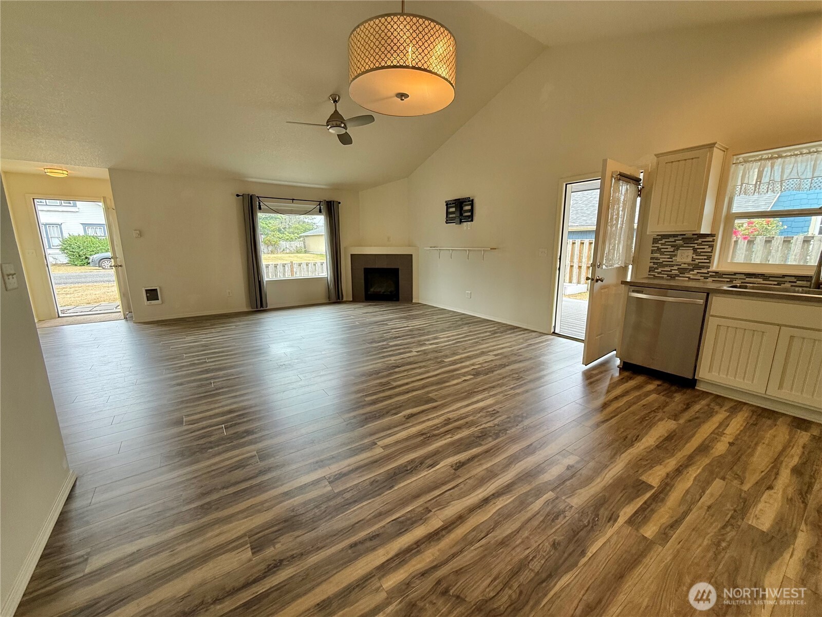 26209 N Place Property Photo 17