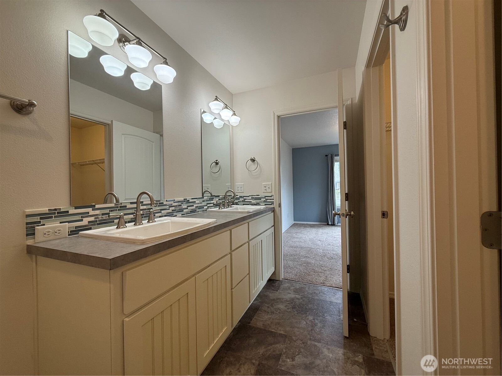 26209 N Place Property Photo 37