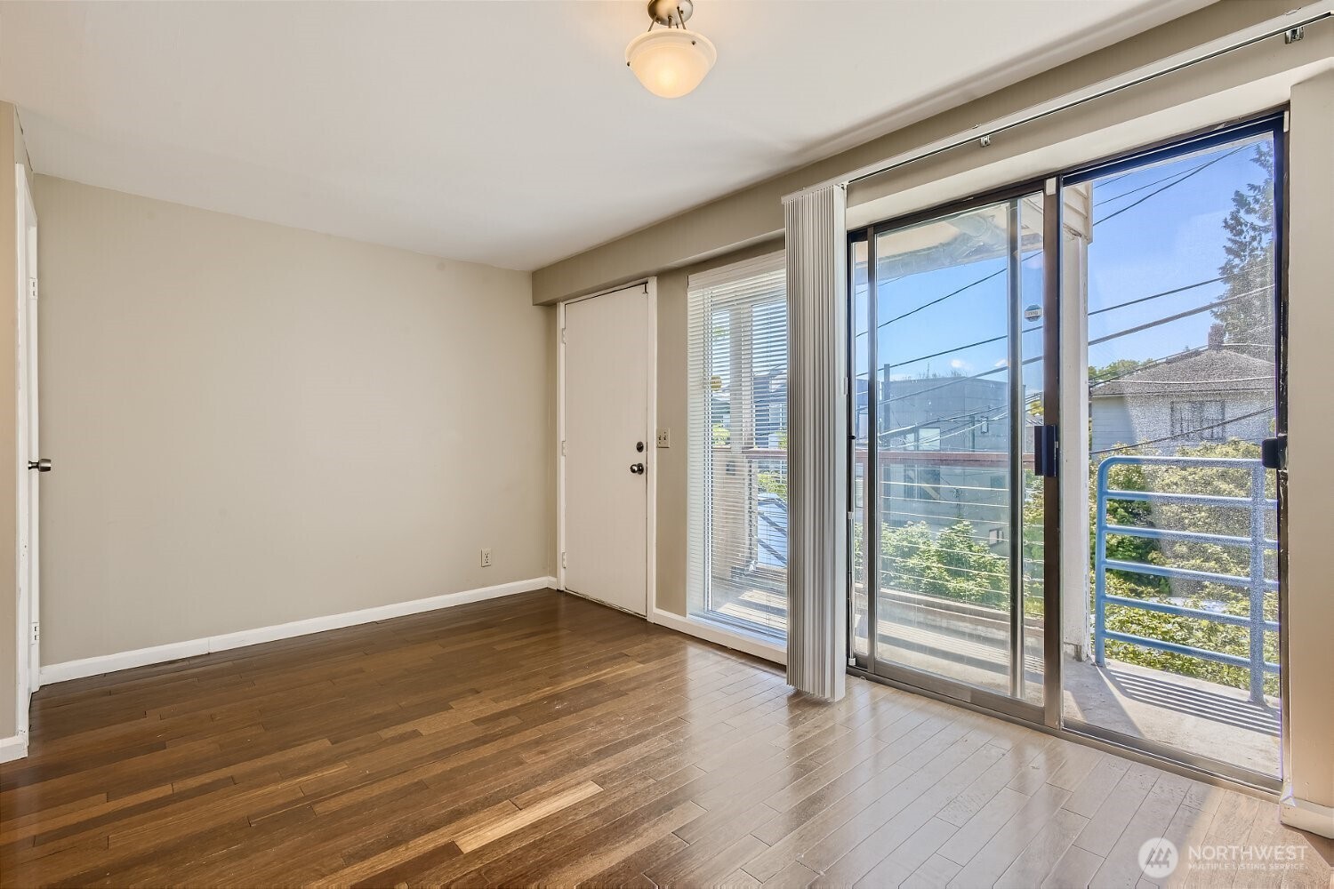 2312 E Denny Way Property Photo 14