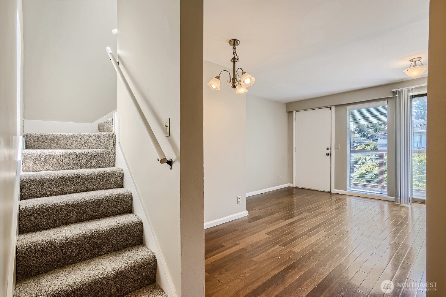 2312 E Denny Way Property Photo 18