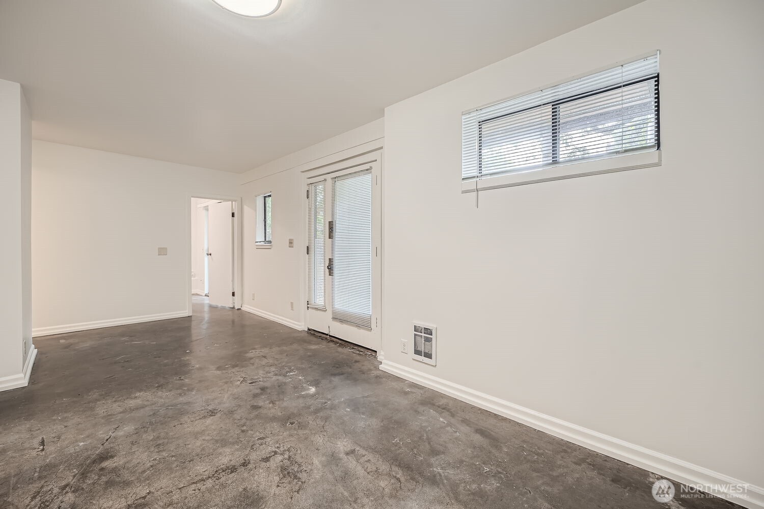 2312 E Denny Way Property Photo 23