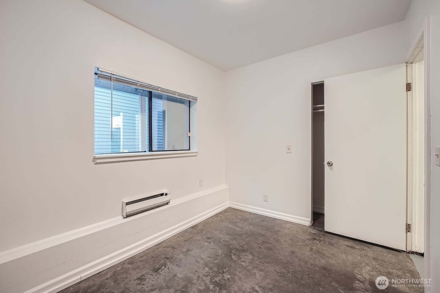 2312 E Denny Way Property Photo 26