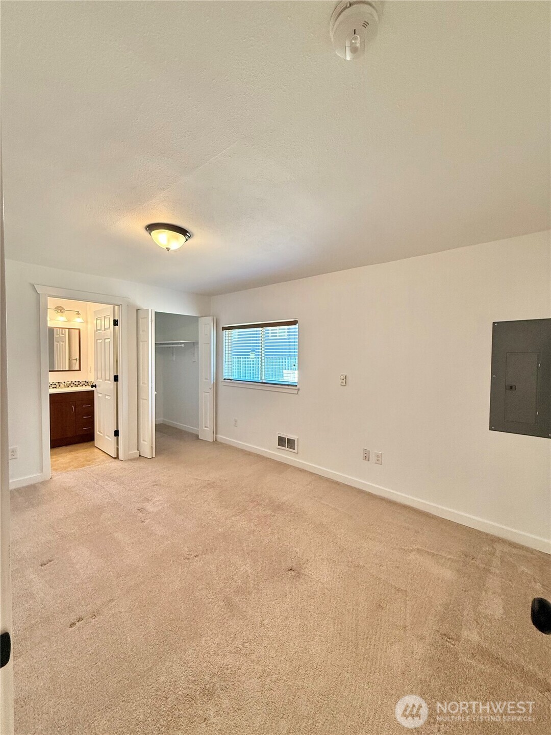 4040 S 168th Street Property Photo 15