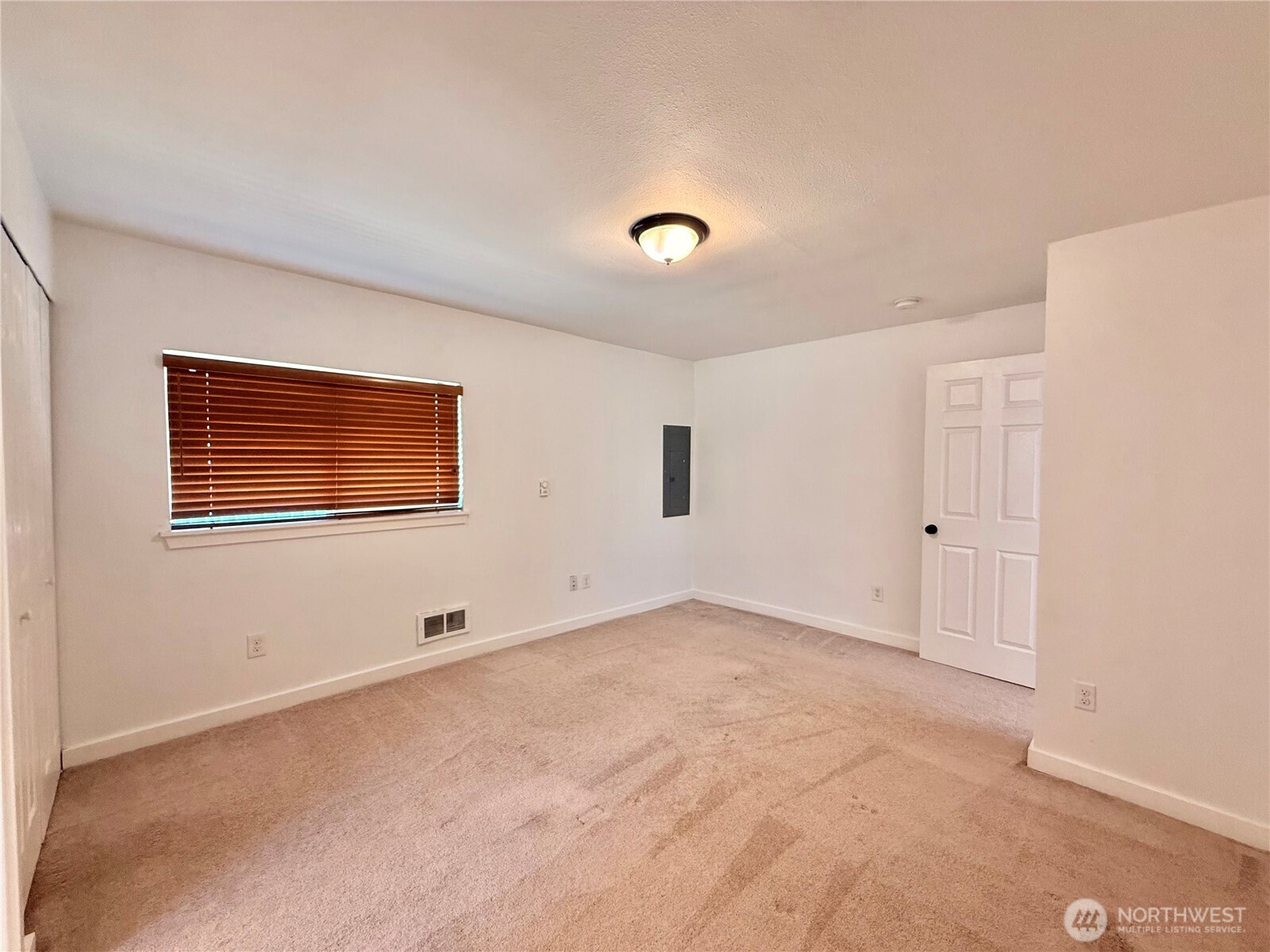4040 S 168th Street Property Photo 16