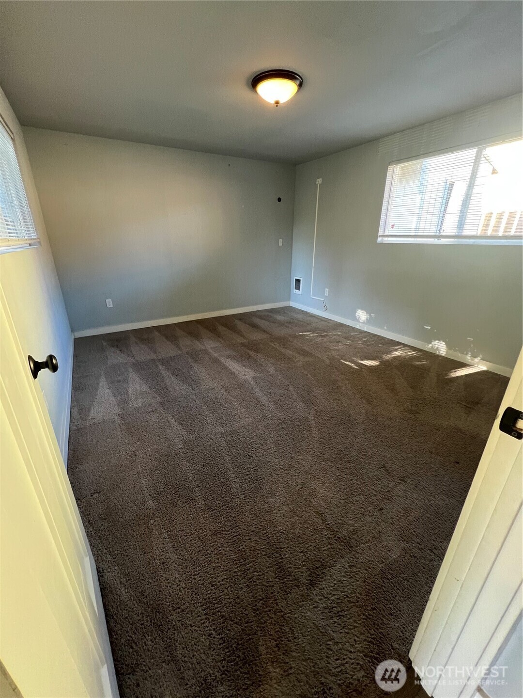 414 Chambers Street Property Photo 5