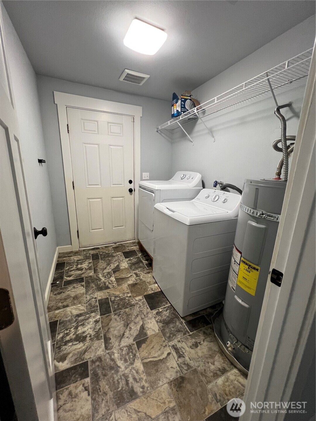 414 Chambers Street Property Photo 7