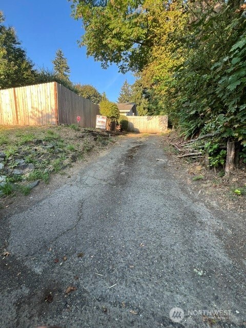 414 Chambers Street Property Photo 8