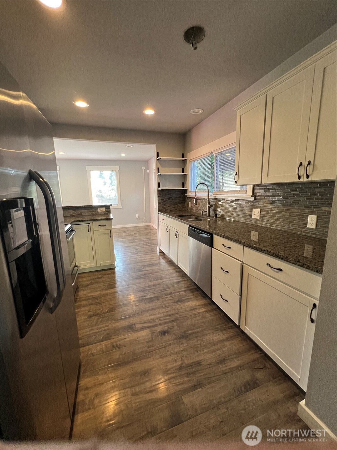 414 Chambers Street Property Photo 10