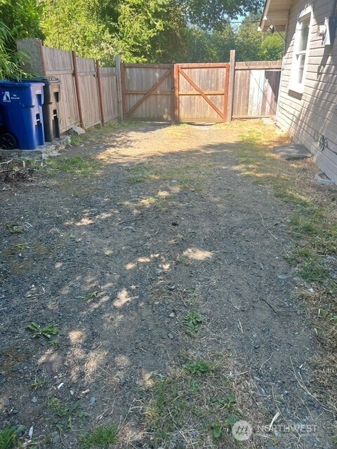 414 Chambers Street Property Photo 18