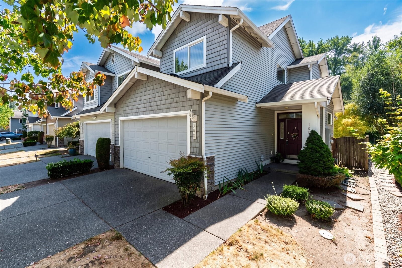 308 196th Place 305 Property Photo 1