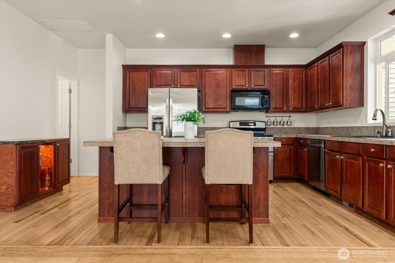 308 196th Place 305 Property Photo 9