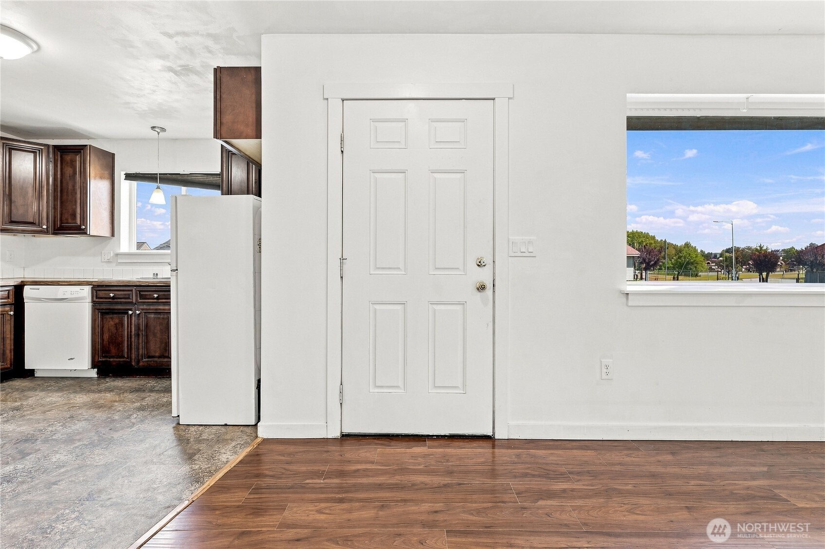 1414 E Adelia Court Property Photo 3