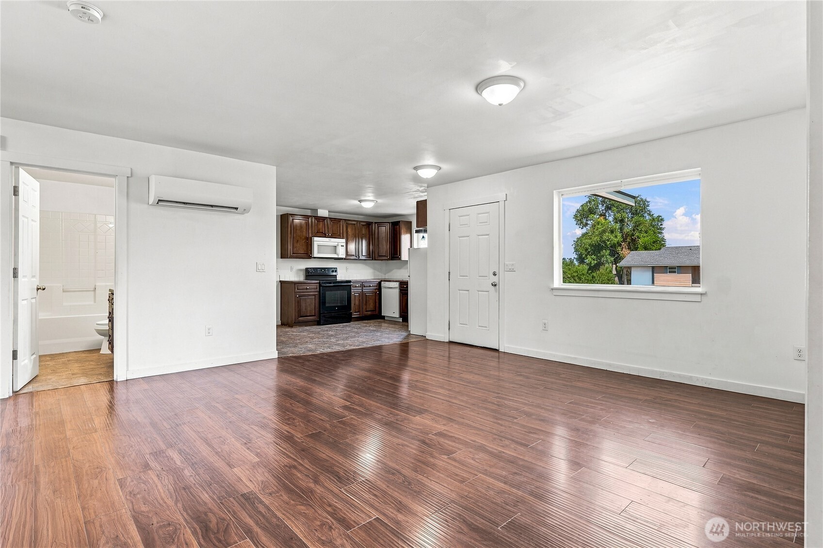 1414 E Adelia Court Property Photo 4