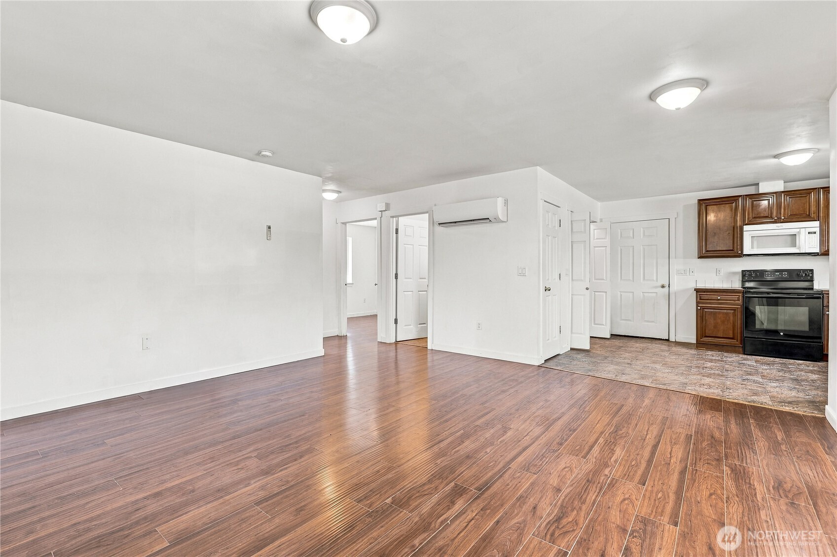 1414 E Adelia Court Property Photo 5