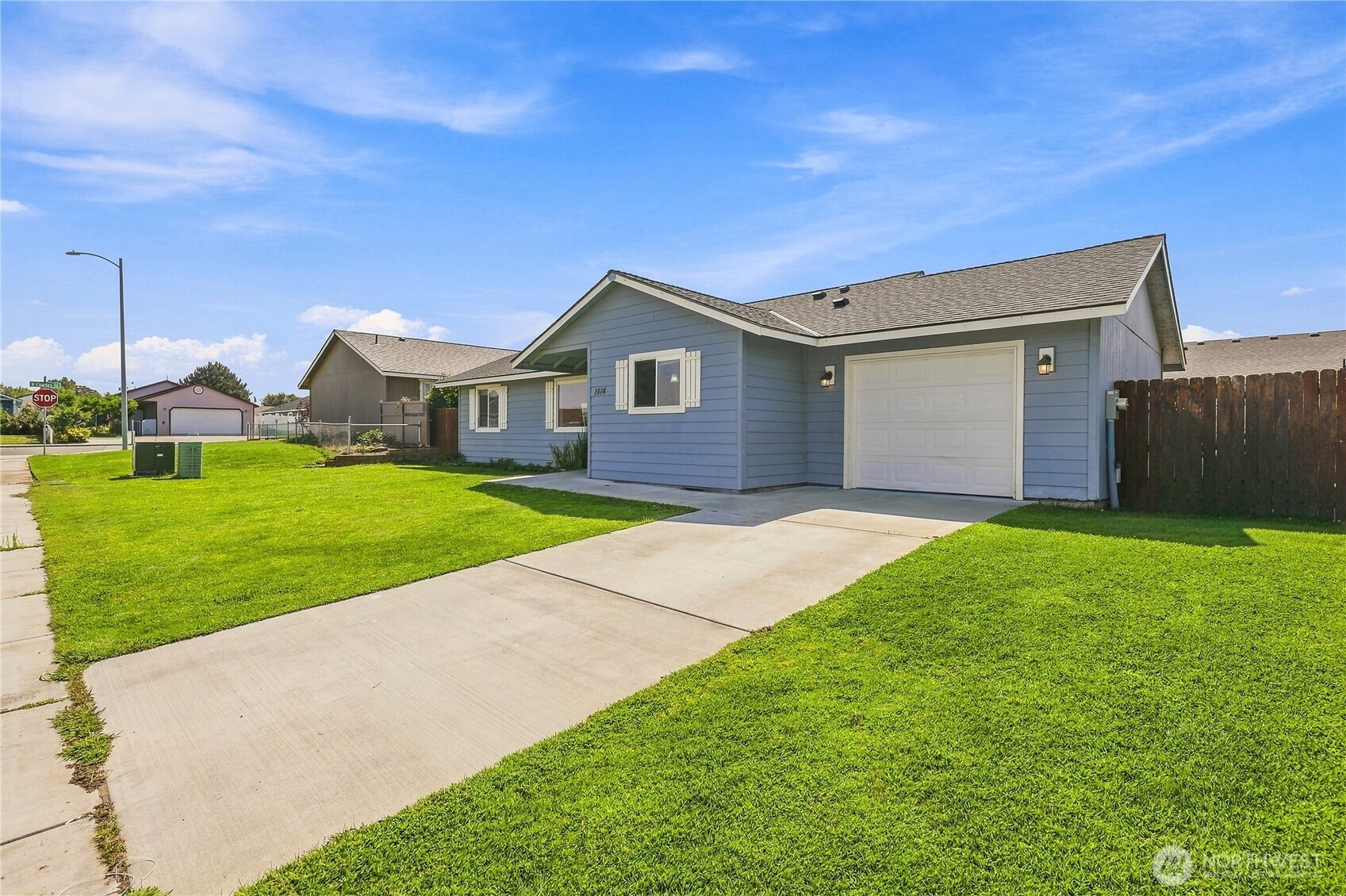 1414 E Adelia Court Property Photo 26
