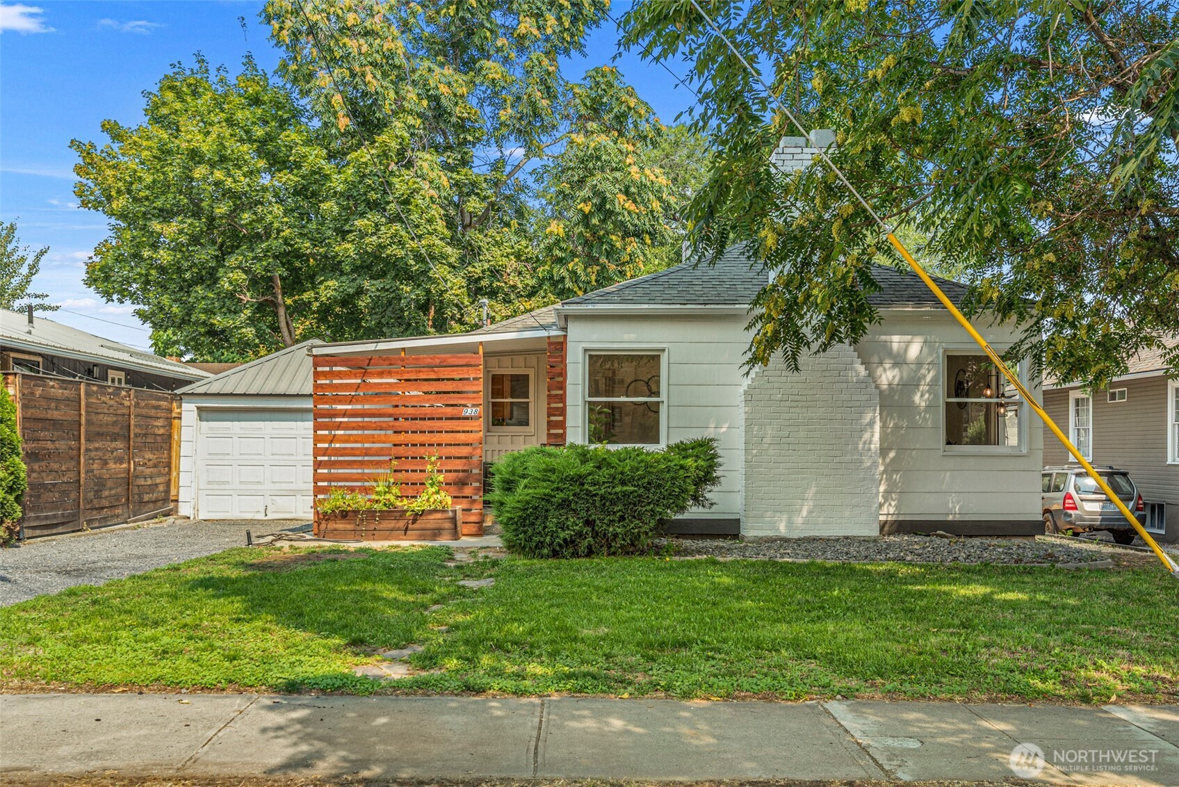 938 Washington St. Property Photo 2