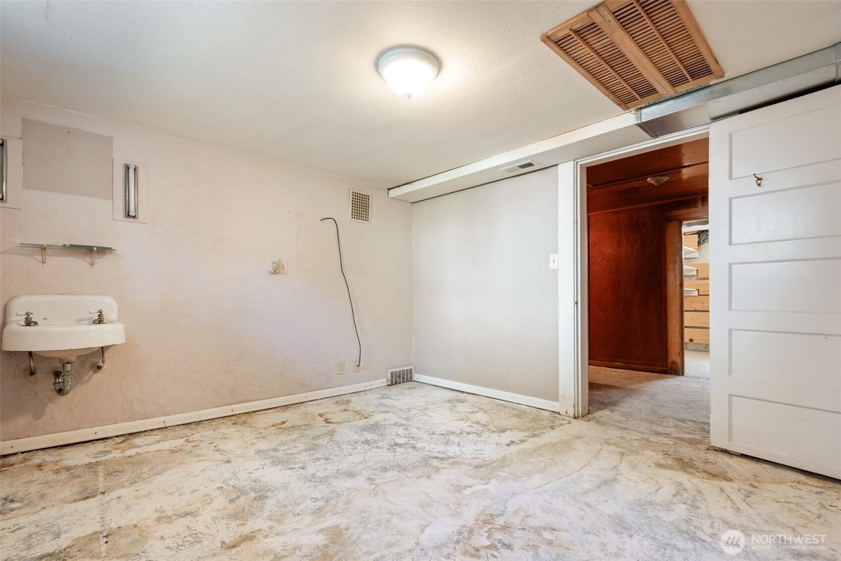 123 Riverfront Drive Property Photo 19