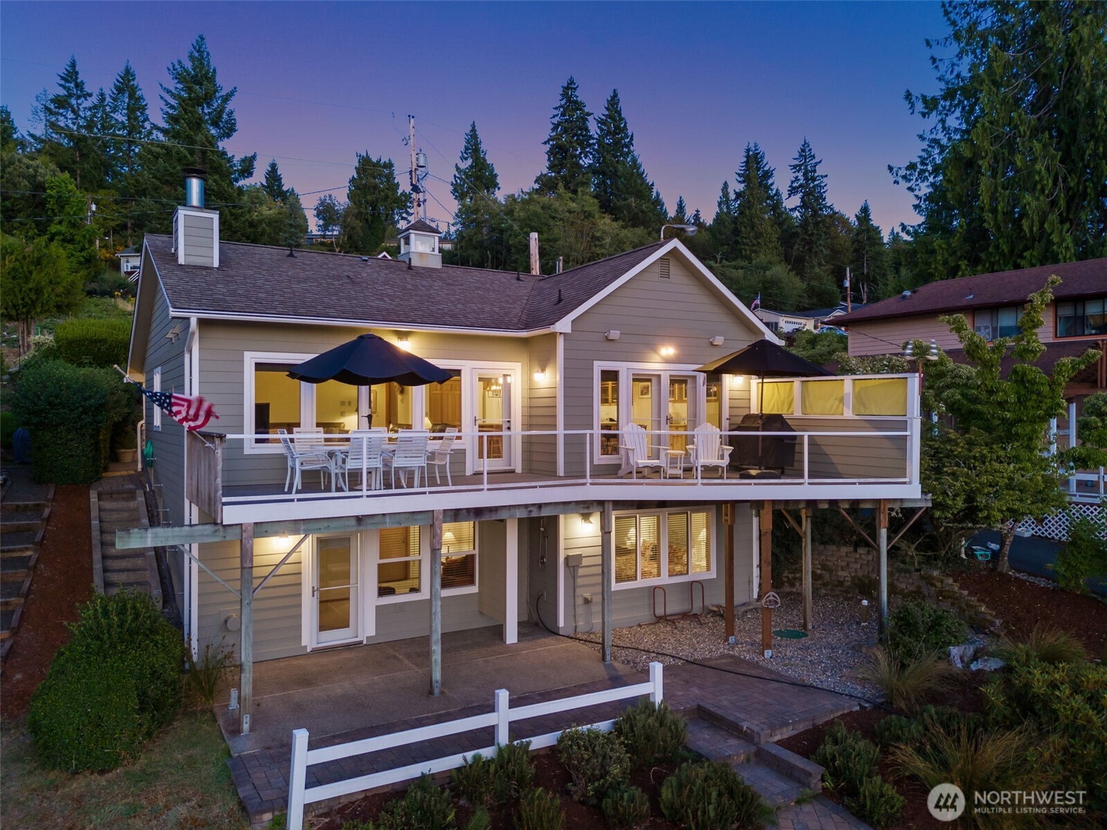 9941 Mariner Drive Property Photo 3