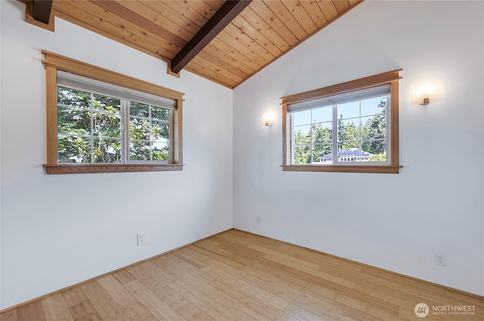 200 N Rhododendron Drive Property Photo 17