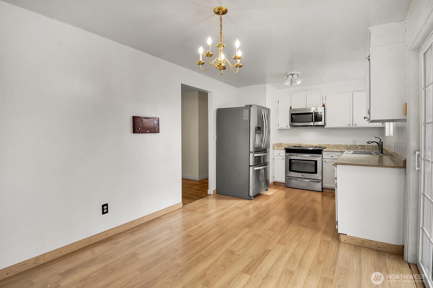 2528 166th Avenue Property Photo 5