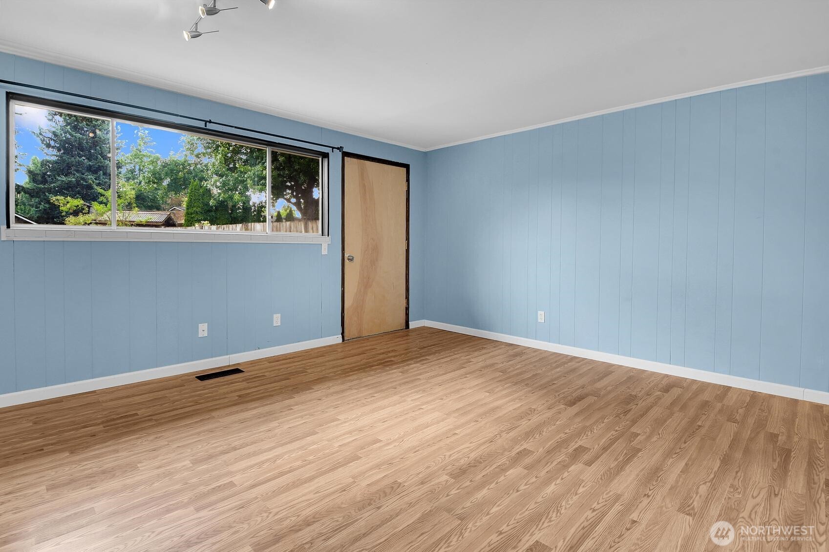 2528 166th Avenue Property Photo 9