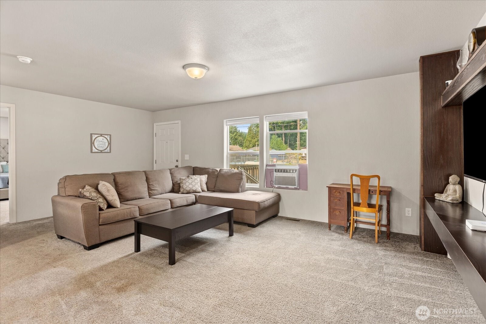 13012 View Place Property Photo 3