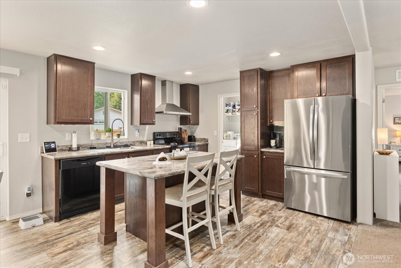 13012 View Place Property Photo 6