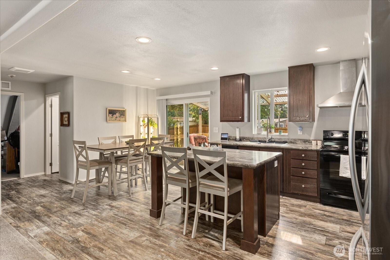 13012 View Place Property Photo 8