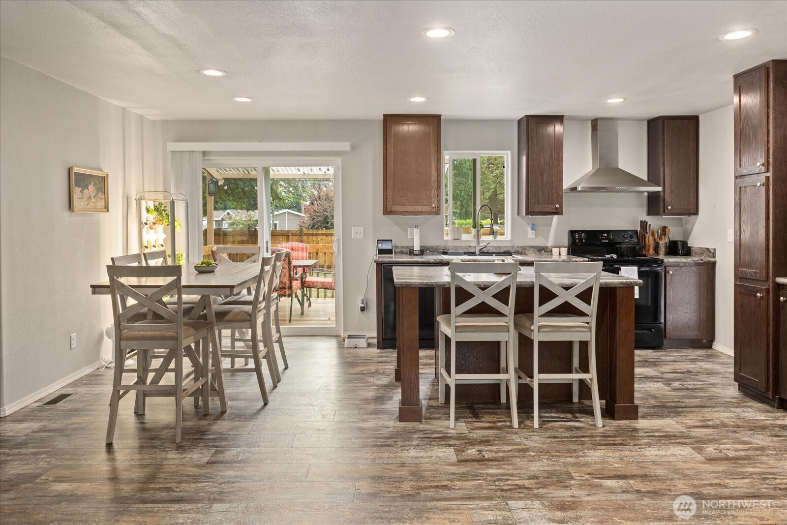 13012 View Place Property Photo 9