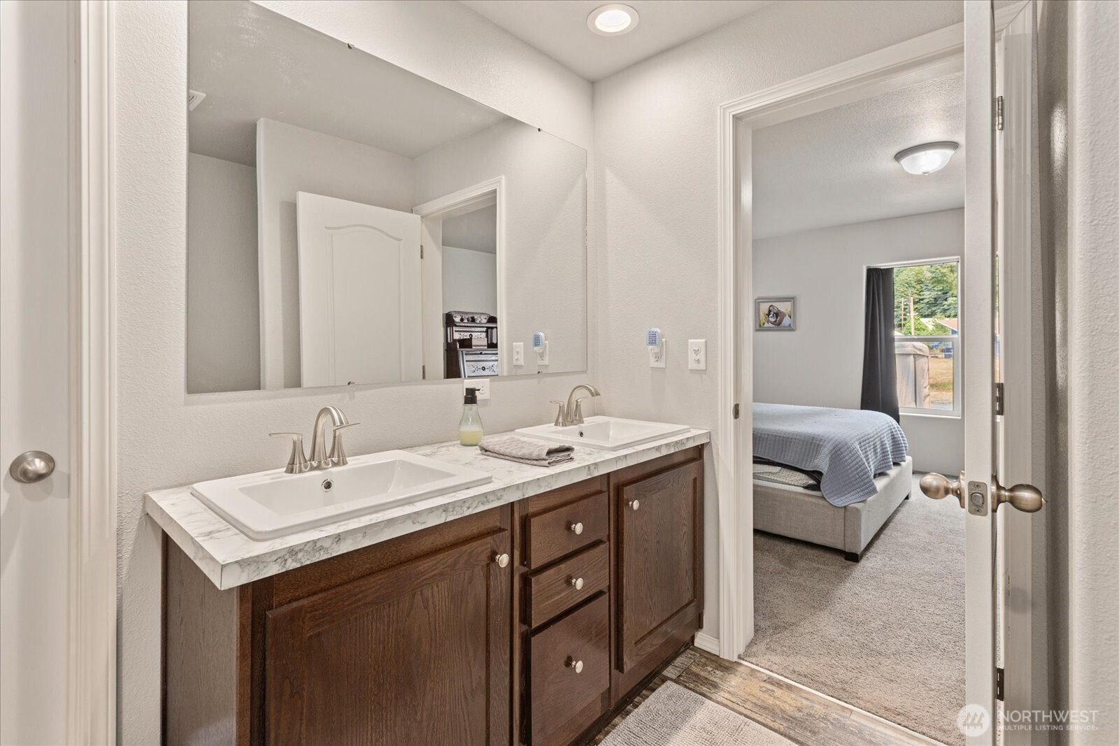 13012 View Place Property Photo 15