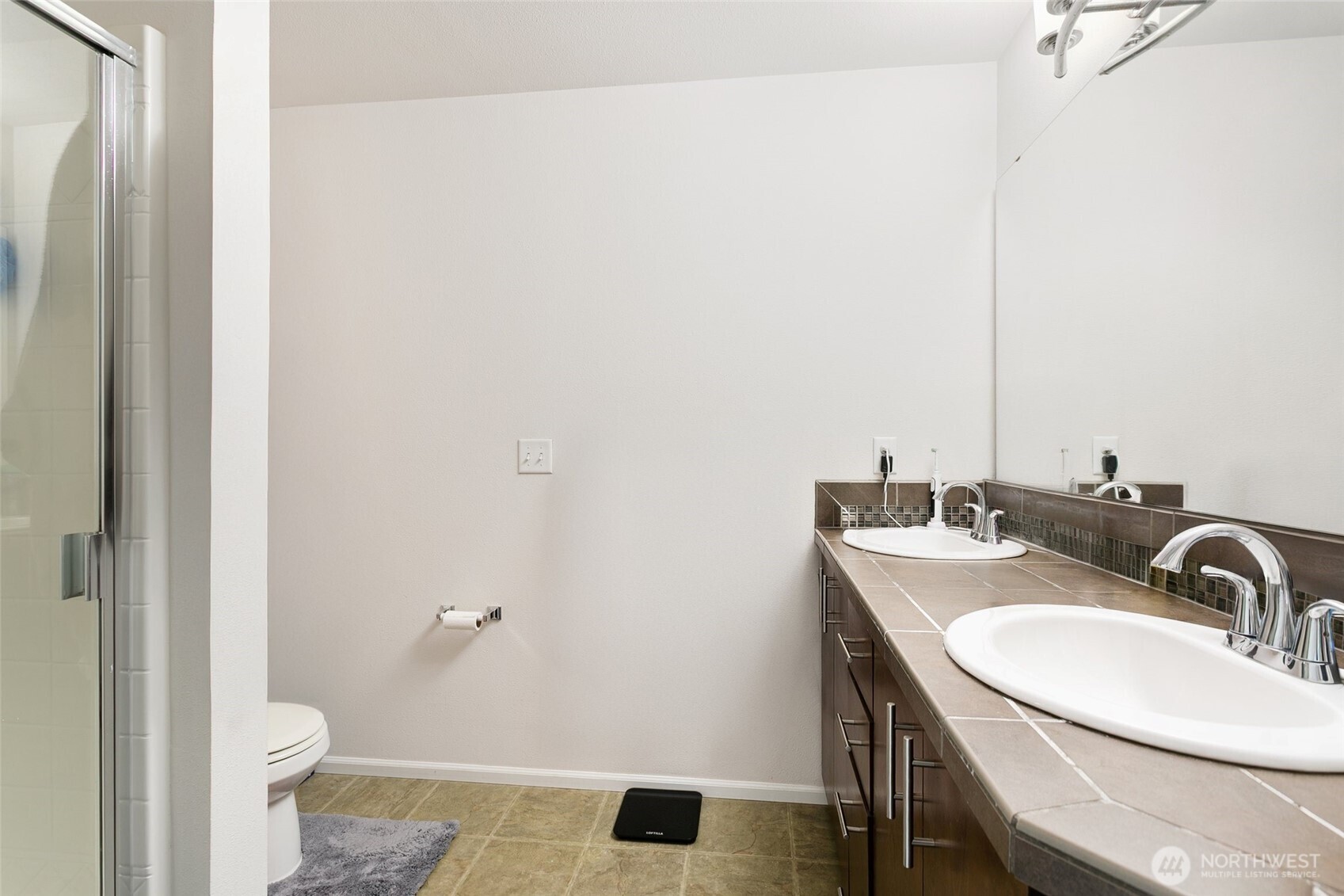 15720 Manor Way J6 Property Photo 11