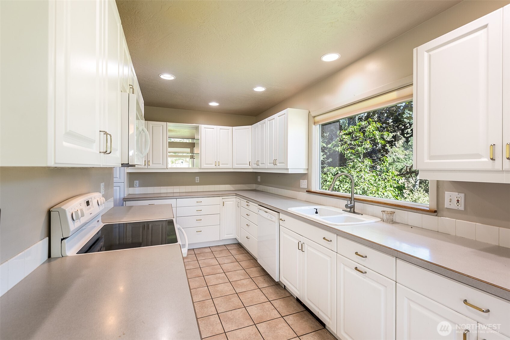 31 Mcfarland Drive Property Photo 14
