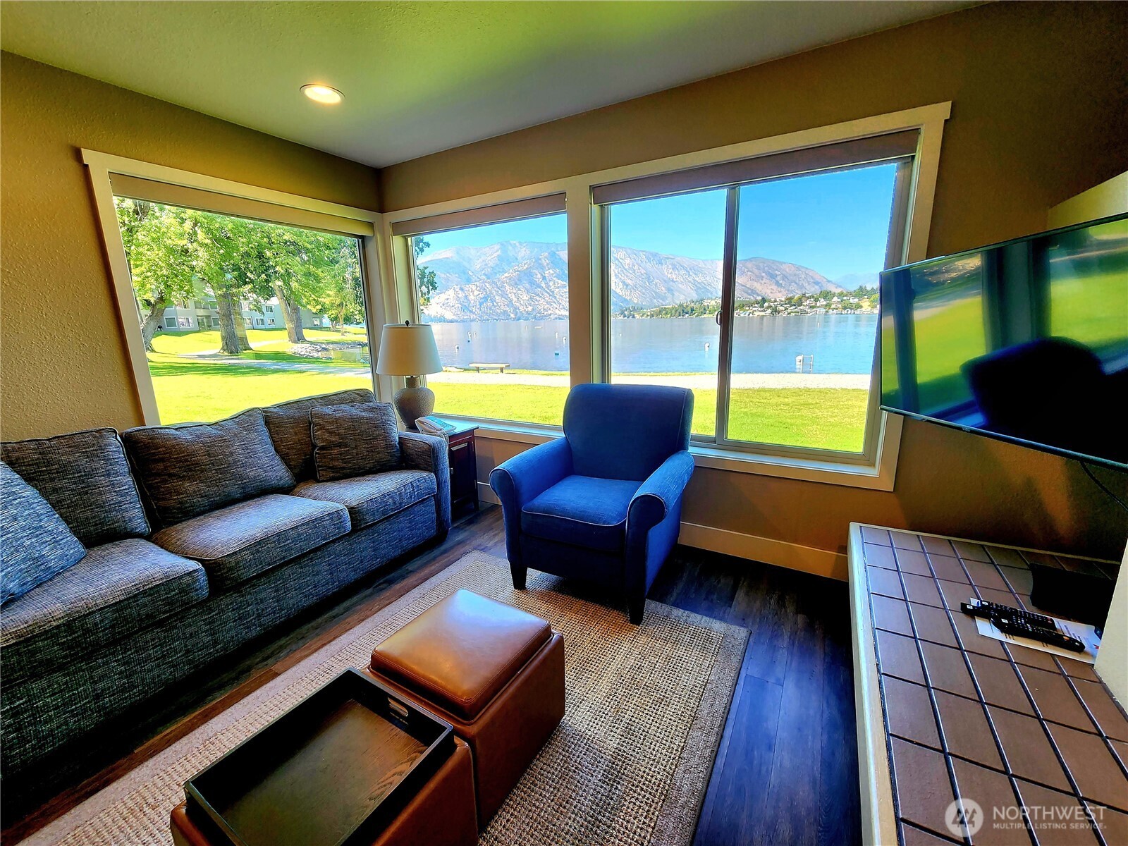 1 Beach 555-c Property Photo 3
